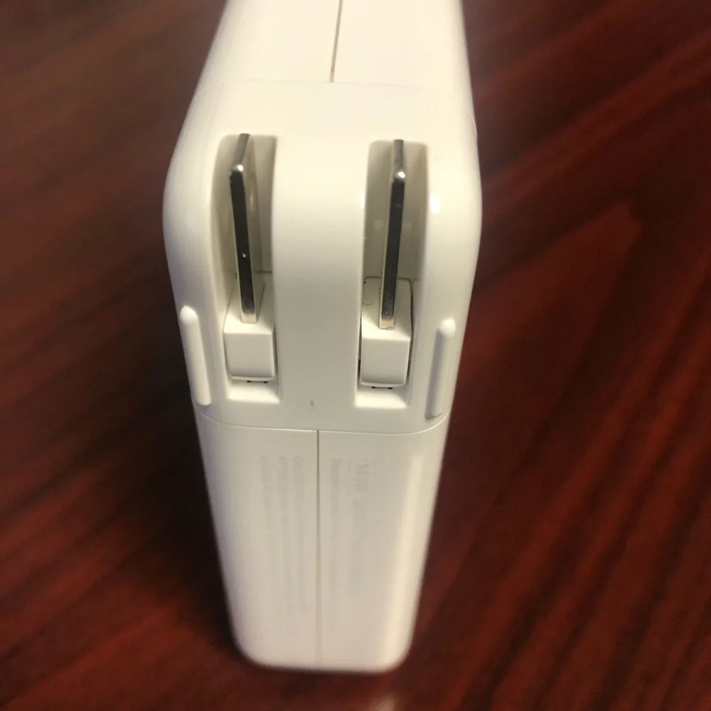 Apple 140W USB -C Power Adapter